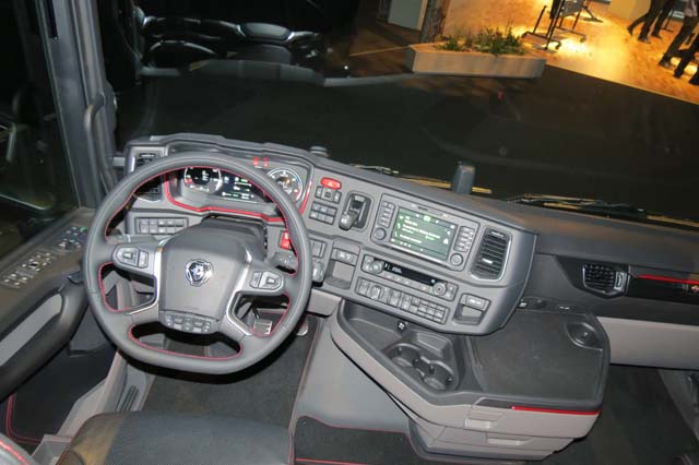 El nuevo puesto de conducción de las series R y S de Scania nos agrada.